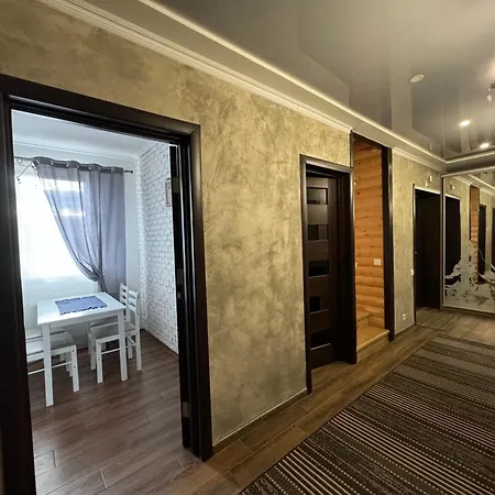 木屋 лісова